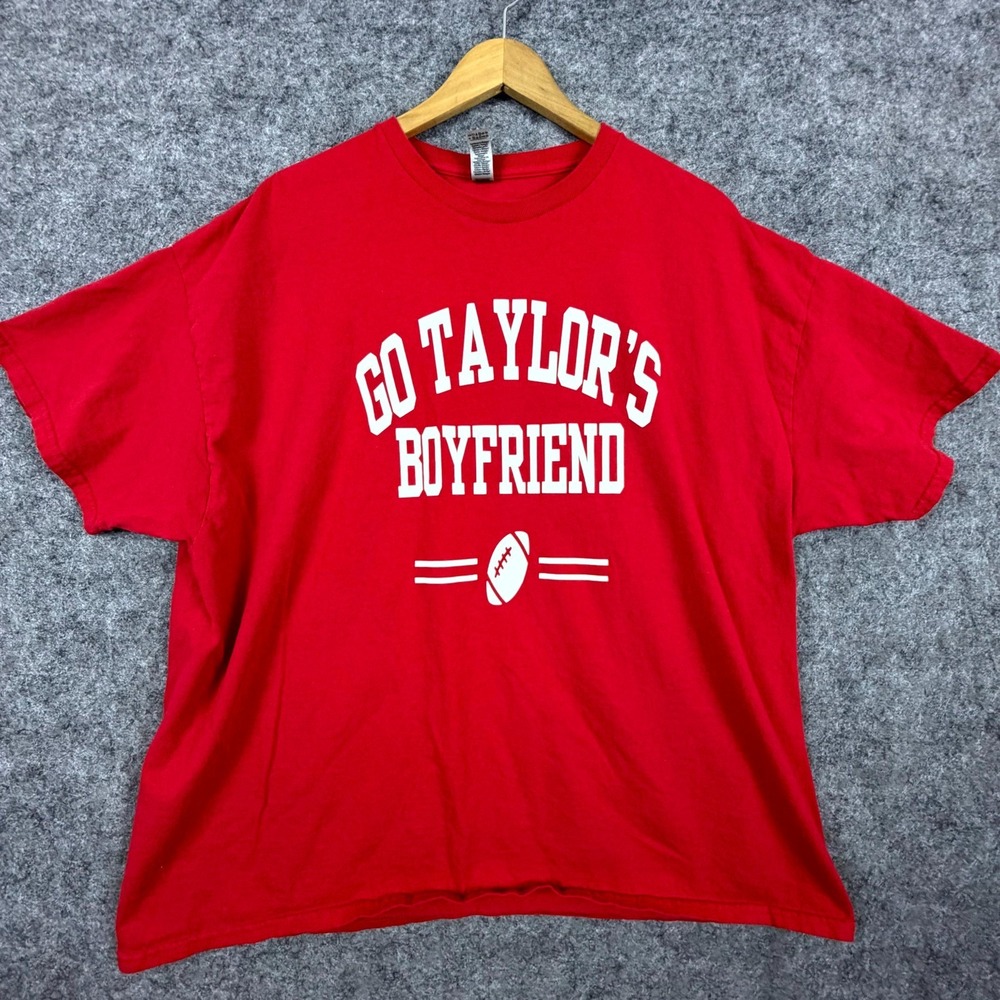Go Taylor's Boyfriend Kansas City Chiefs T-Shirt Men 2XL Red Gildan Print Cotton